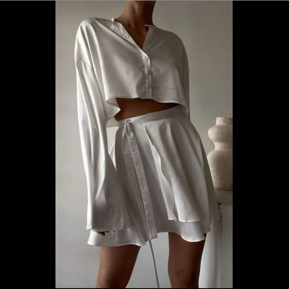 Shop Rumors white set